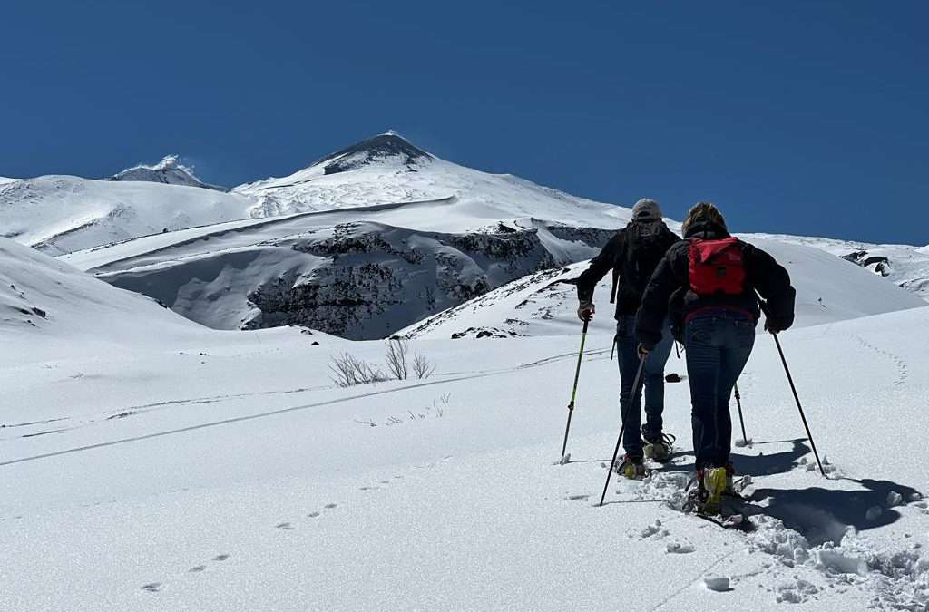 Winter excursion with snowshoes to the 2002 craters